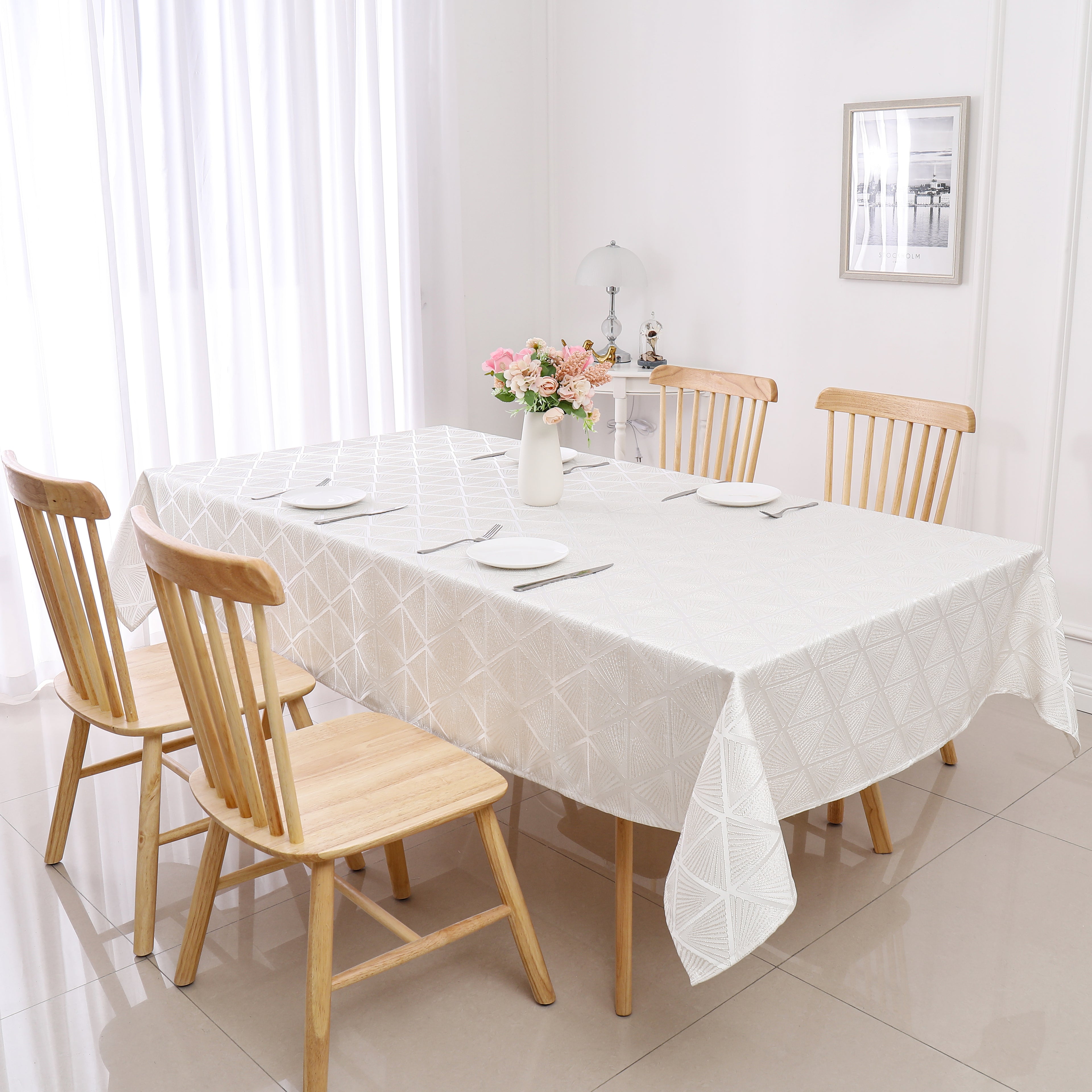 MG-1343 GOLD DIAMOND TABLECLOTH