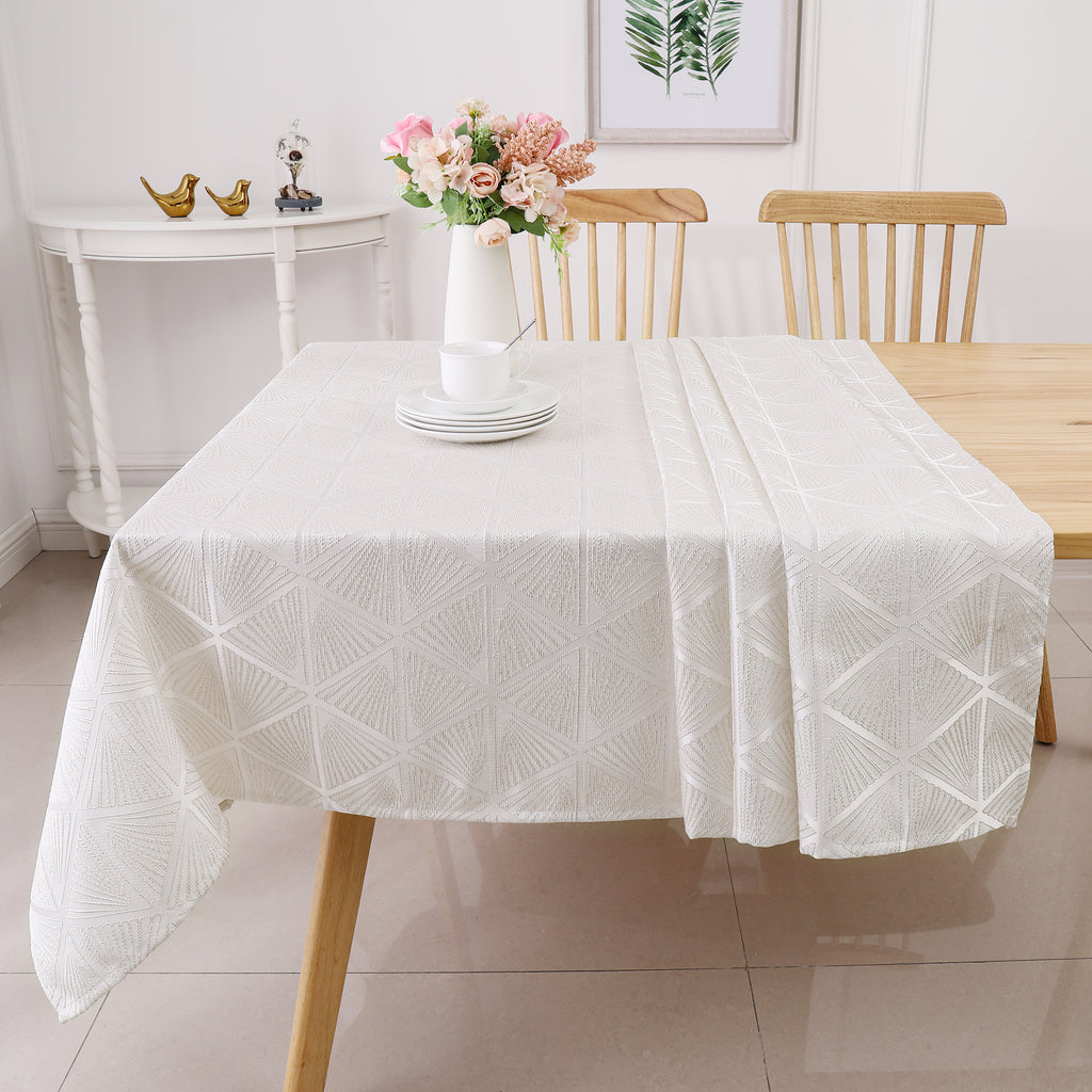 MG-1343 GOLD DIAMOND TABLECLOTH