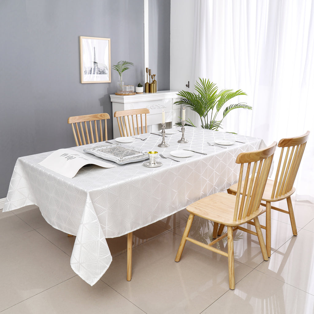 MG-1344 SILVER DIAMOND TABLECLOTH