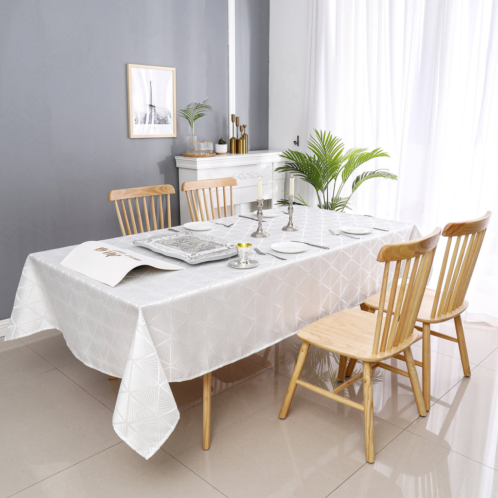 MG-1344 SILVER DIAMOND TABLECLOTH