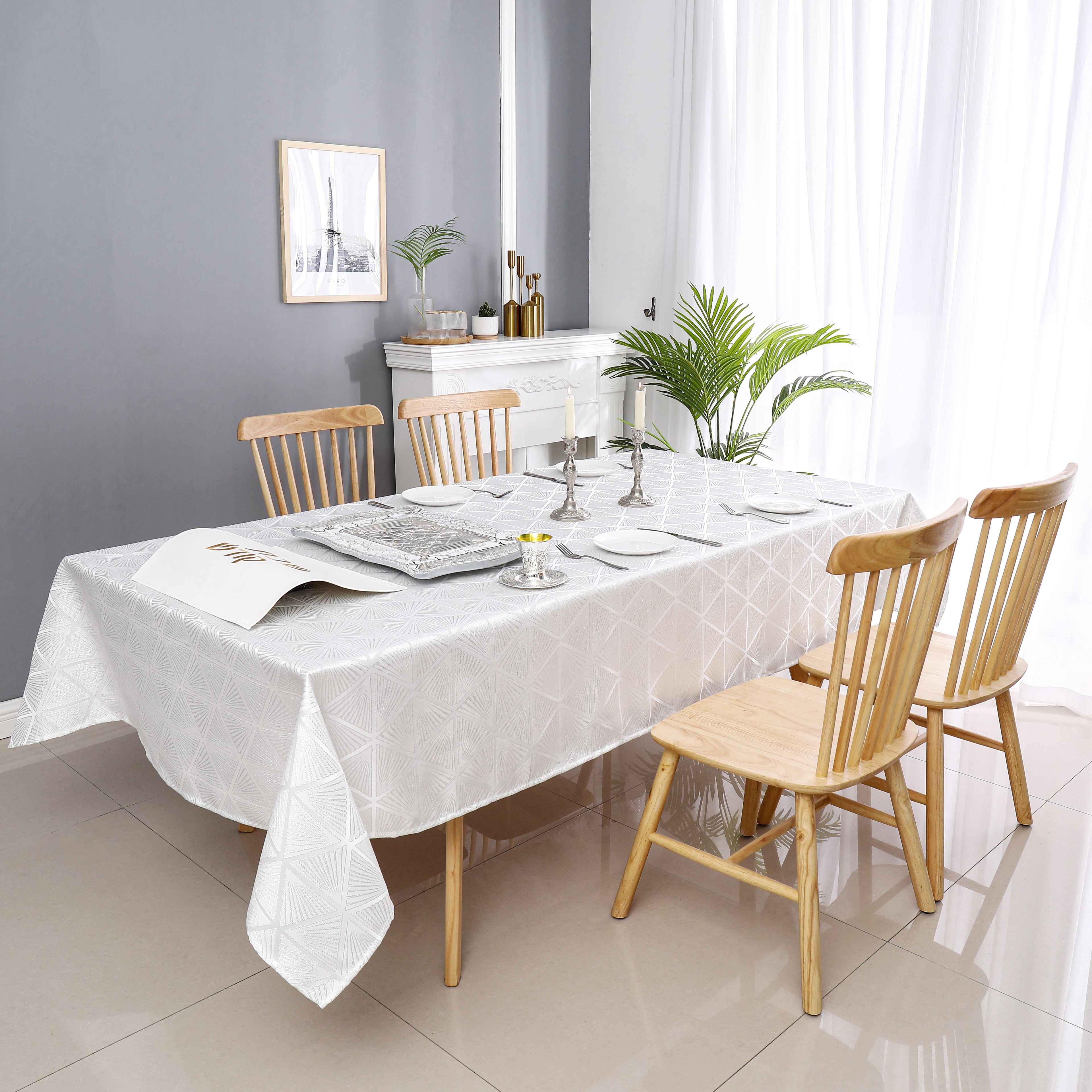 MG-1344 SILVER DIAMOND TABLECLOTH