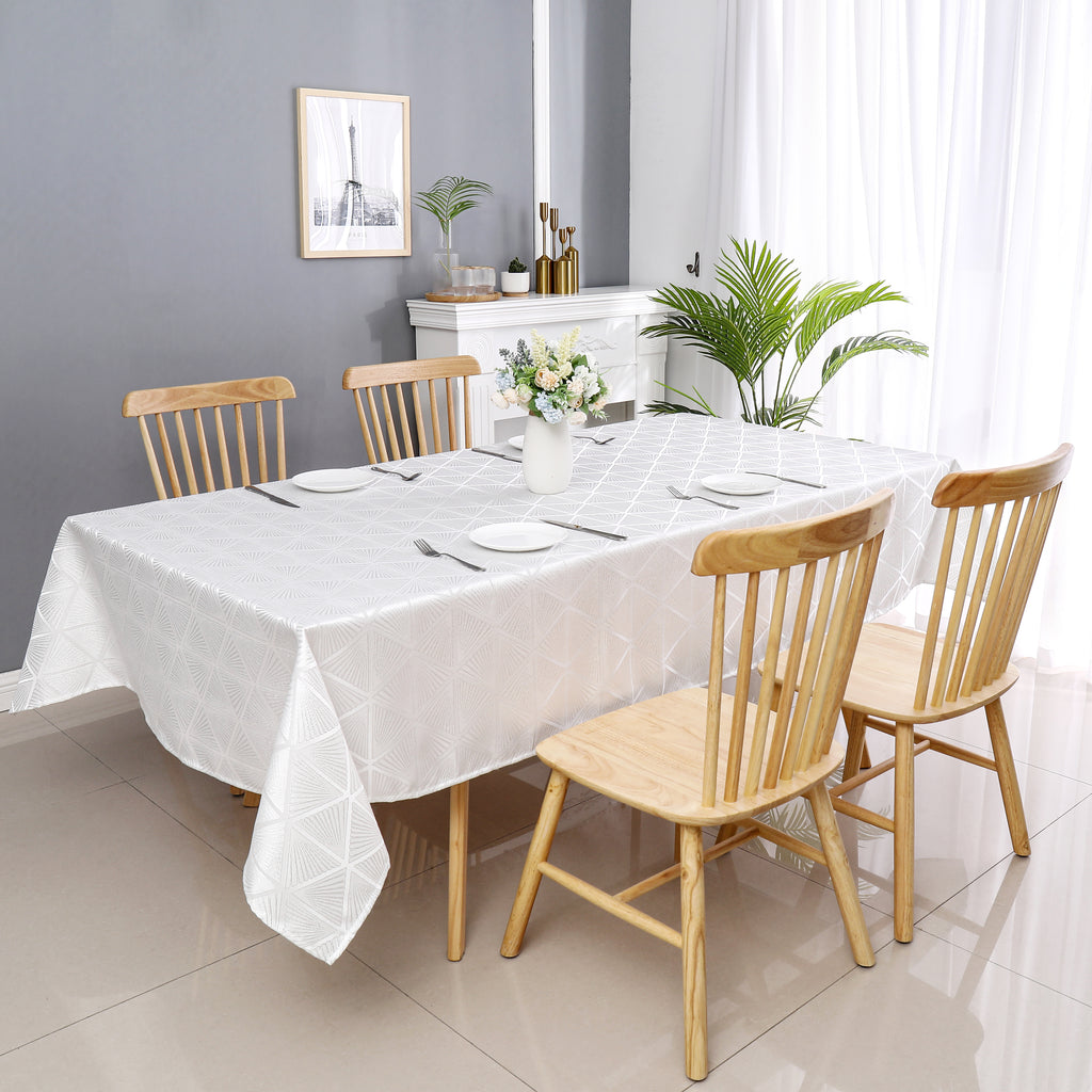 MG-1344 SILVER DIAMOND TABLECLOTH