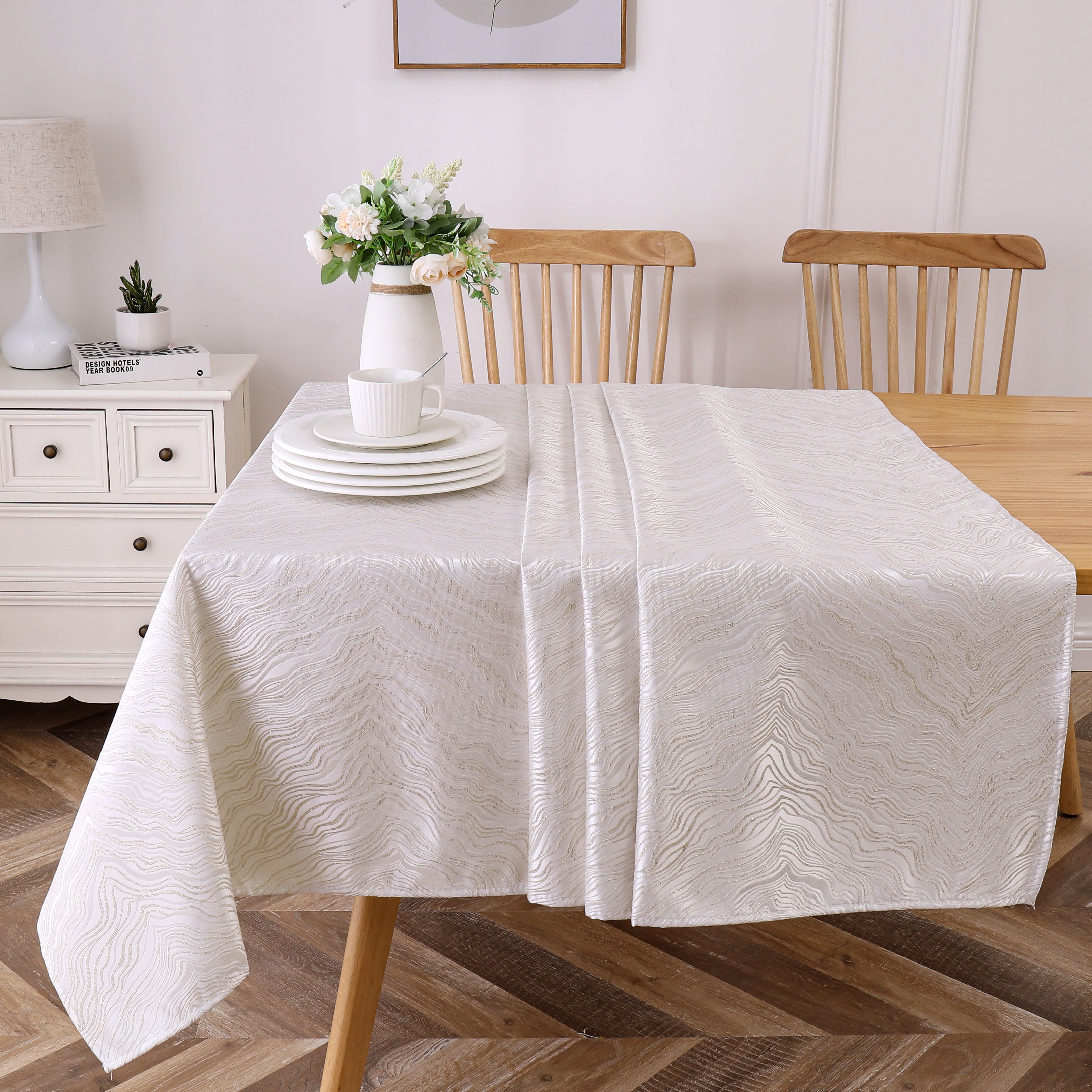 MG-1359 SPARKLE GOLD TABLECLOTH